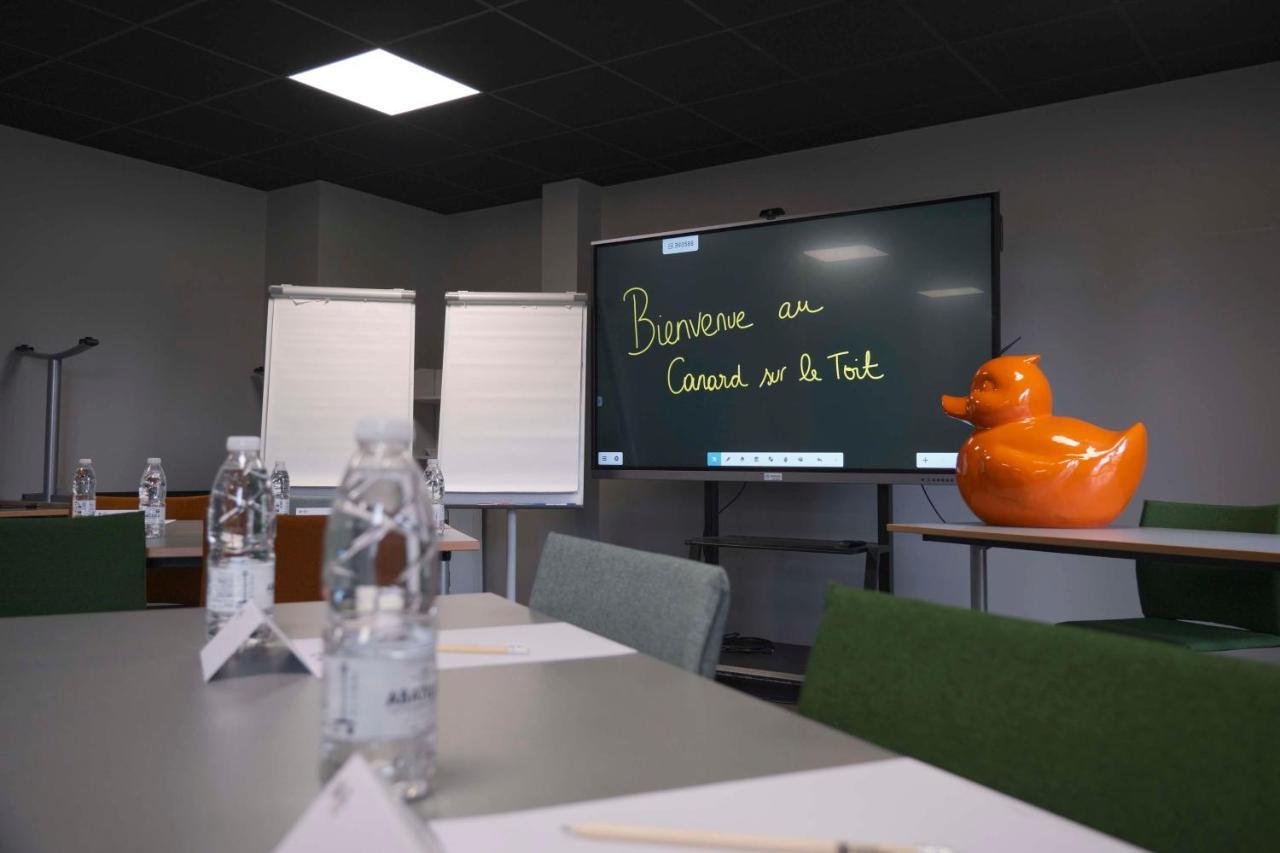 Western Le Canard Sur Le Toit Hotel 4*